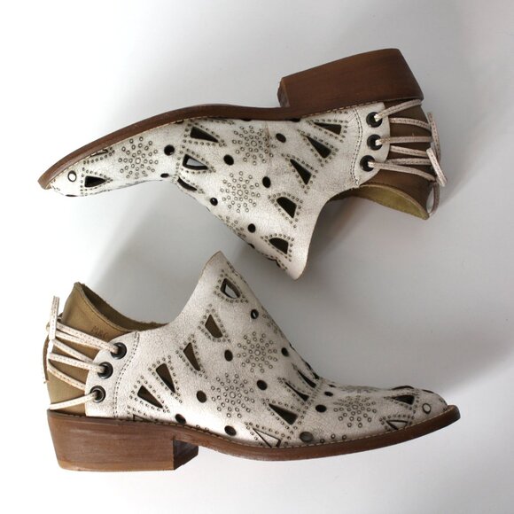Musse & Cloud Shoes - Musse & Cloud Western laser cut distressed white Booties Ankle boots 5 US  / 36